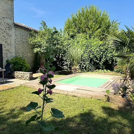 Vakantiehuis Stone Townhouse With Swimming Pool Villefranche-de-Lonchat