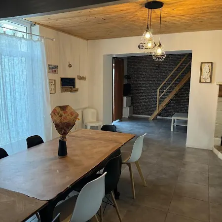 Stone Townhouse With Swimming Pool Vakantiehuis