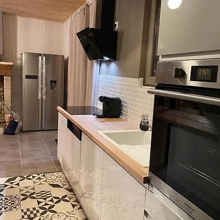 Vakantiehuis Stone Townhouse With Swimming Pool Villefranche-de-Lonchat